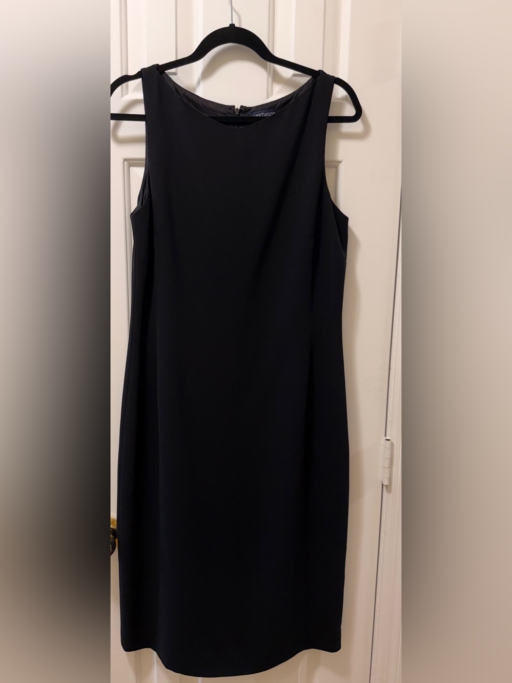 Ann Taylor Black Sleeveless Shift Dress
